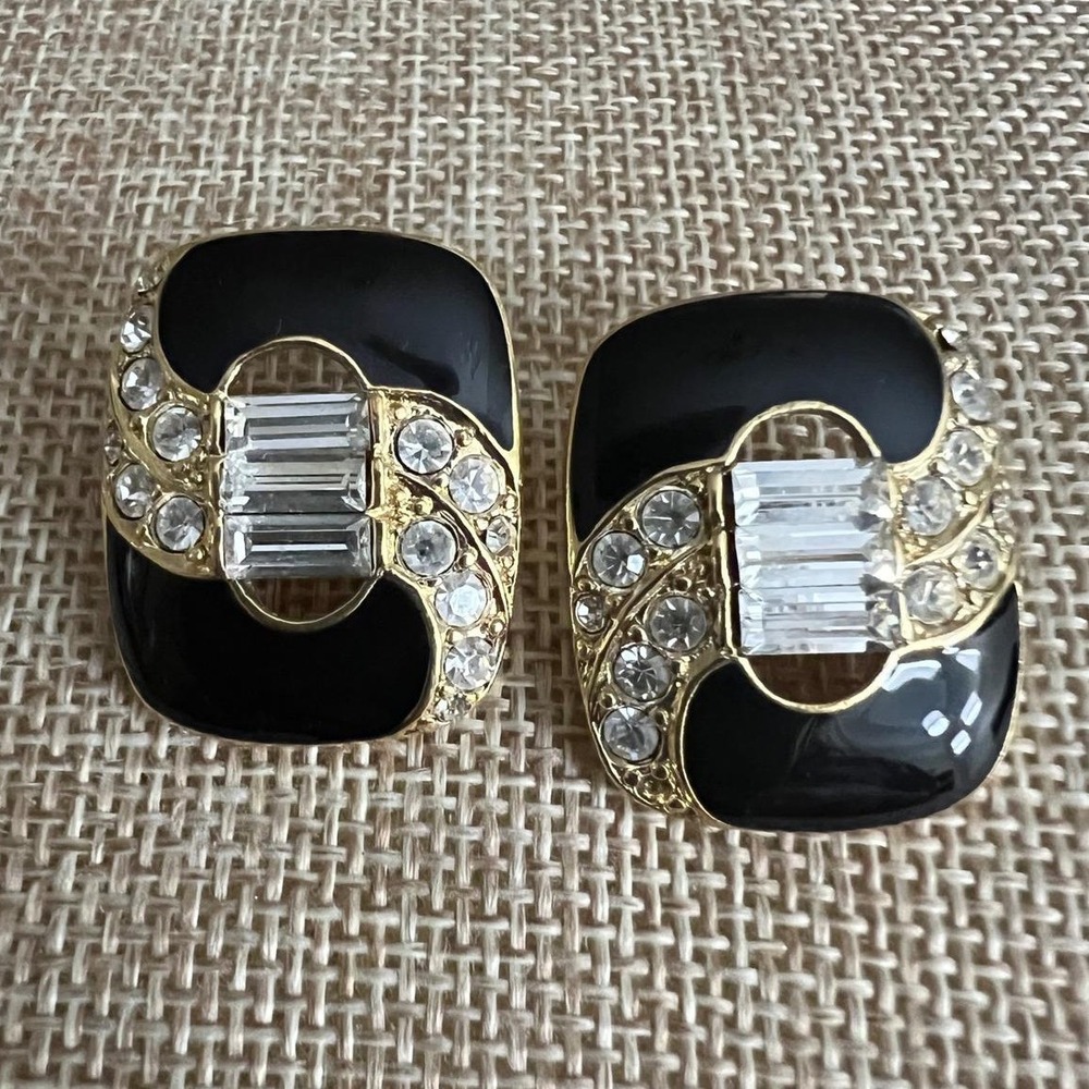 Vintage Trifari Black Enamel Rhinestone Gold Tone Stud Earrings 1" Old Money